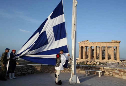 επαρση ελληνικης σημαιας